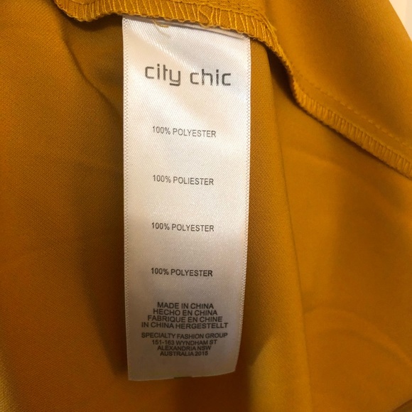 Gold City Chic tie front dress with plunging neckline - Picture 5 of 9